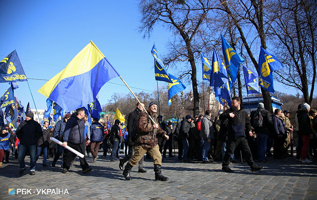 Возле Рады проходит марш "против олигархов" (трансляция)