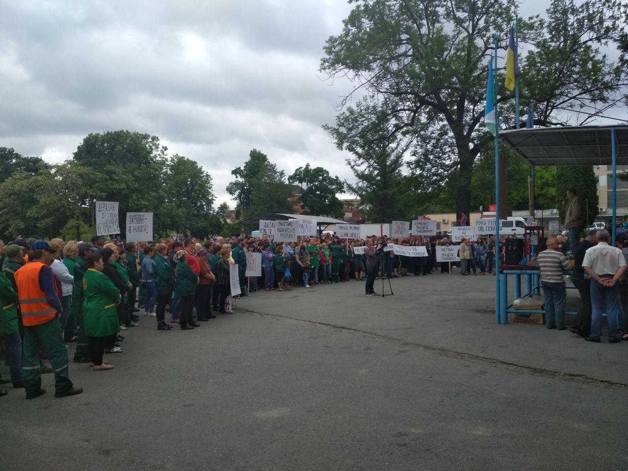 В Хмельницкой области активисты выступили в защиту Понинковской фабрики