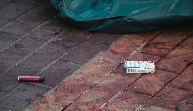 В Киеве мужчина покончил с собой флаконом от духов: он оставил записку