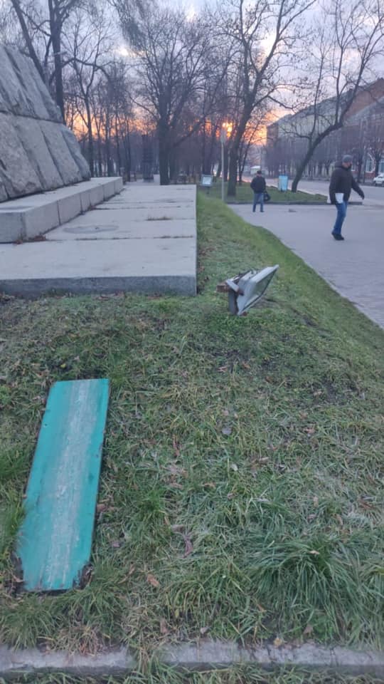 В Умани вандалы повредили стелу украинским воинам, погибшим на Донбассе: ничего святого