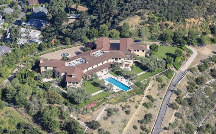 Роскошный особняк Меган Маркл и принца Гарри в США показали на фото