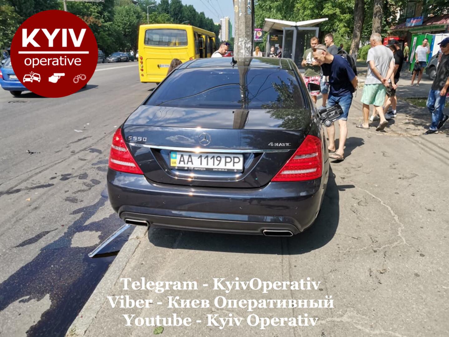 В Киеве нетрезвый мойщик угнал Mercedes и устроил аварию | Стайлер