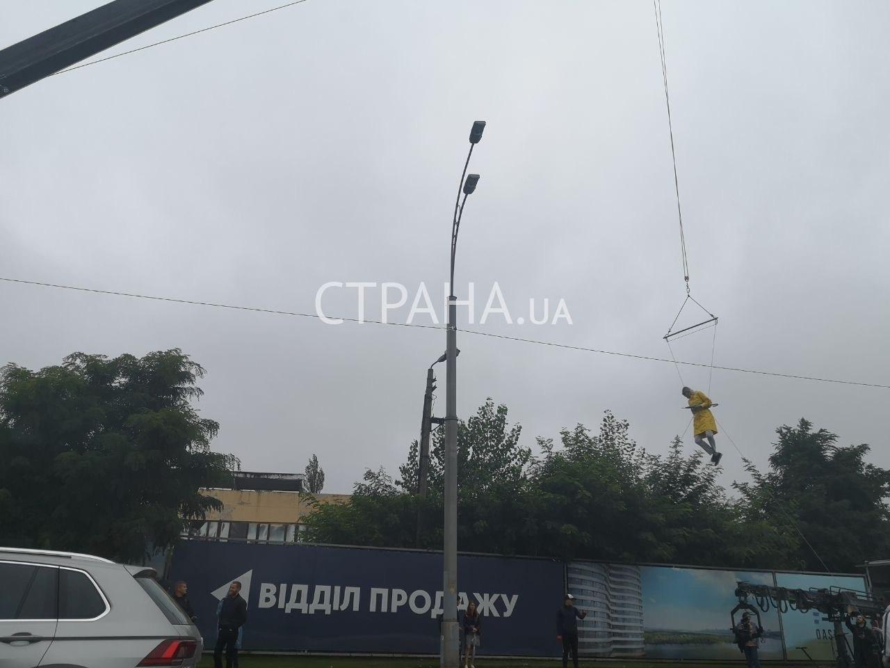 Верещук второй день "летает" над Киевом и теперь провоцирует пробки (фото)