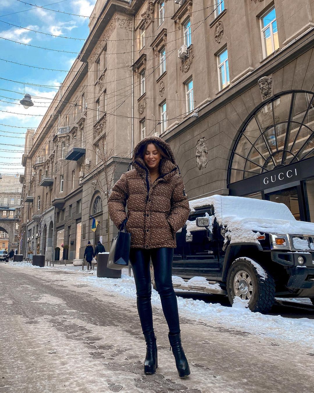 Ані Лорак показала нові фото з Києва, де вона перебуває вже кілька днів