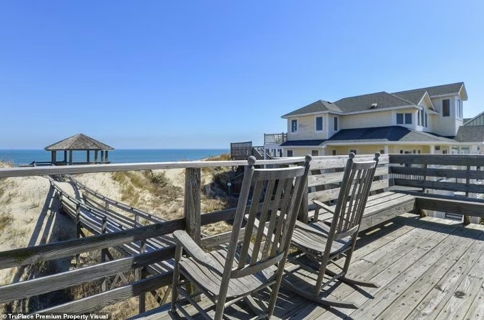 В сети показали дом у океана, где Билл Гейтс отдыхал с экс-возлюбленной