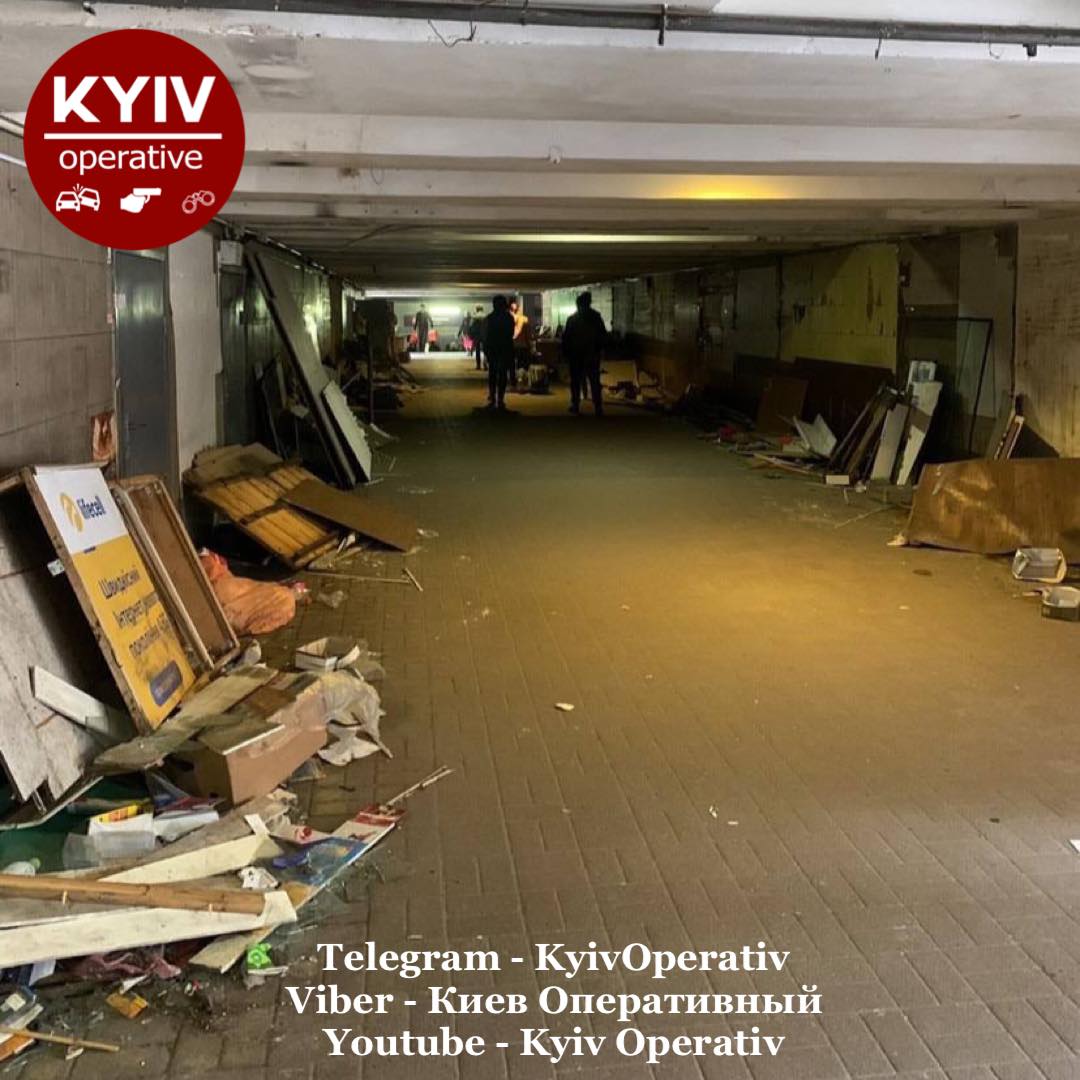 В Киеве продолжают сносить МАФы (фото)