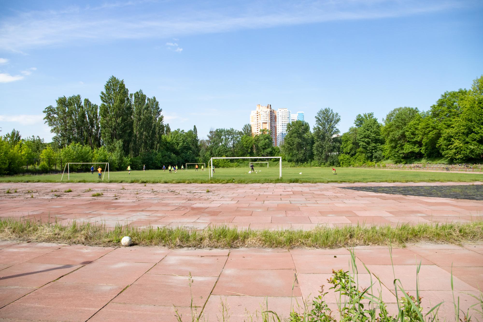 Стадион левый берег киев