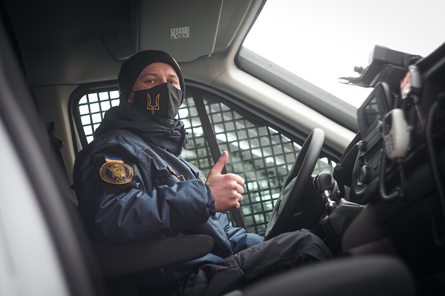 Нацгвардія почала патрулювати вулиці міст на нових спецавто: яскраві фото і відео