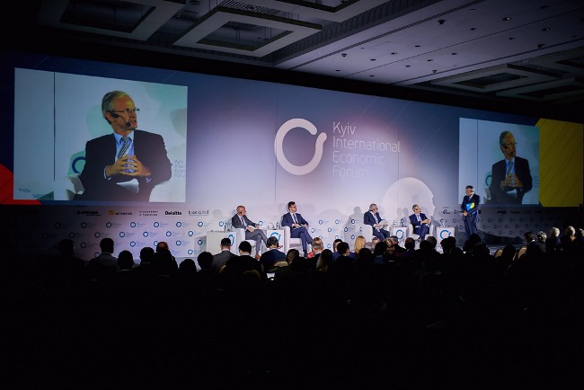 Цифровізація світу: які шанси України?