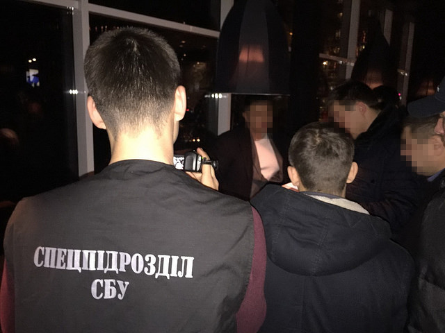 СБУ задержала чиновников военного концерна за вымогательство 900 тыс. долларов