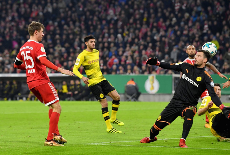 Бавария - Боруссия Д 2-1: видео голов и обзор матча