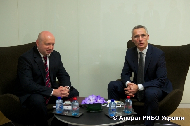 Столтенберг подтвердил готовность стран НАТО помогать Украине