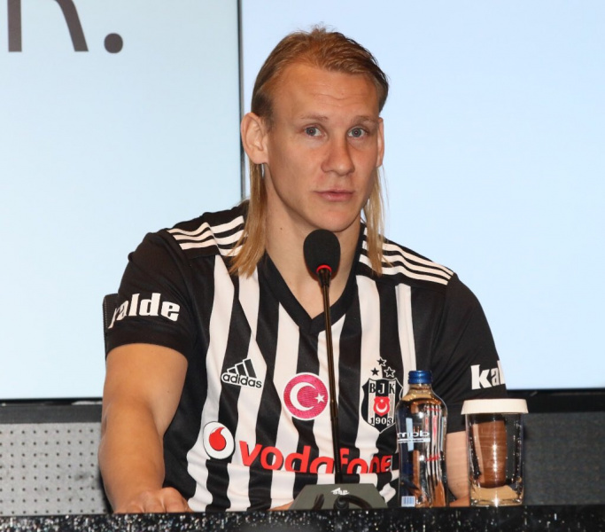 Віда підписав контракт з "Бешикташем"