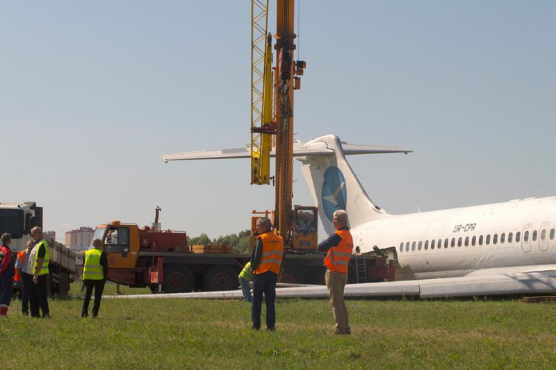 Літак авіакомпанії Bravo, який викотився за злітну смугу, утилізують