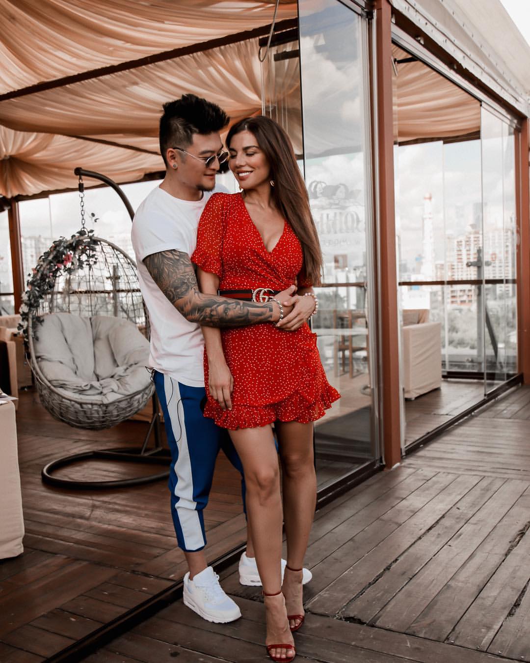 "Моя любовь": Анна Седокова и популярный певец заинтриговали признанием