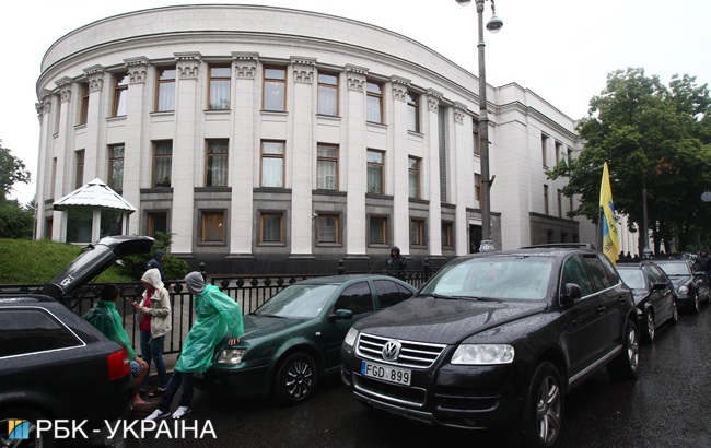 Центр Киева перекрыли владельцы авто с иностранной регистрацией