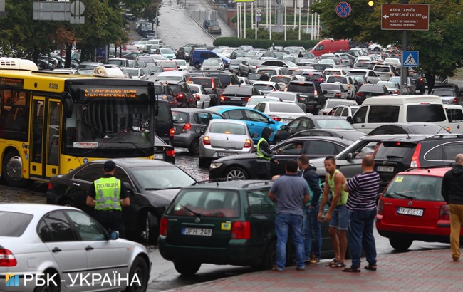 Центр Киева перекрыли владельцы авто с иностранной регистрацией