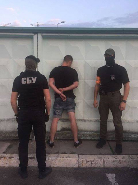В Киеве полицейского задержали на сбыте наркотиков