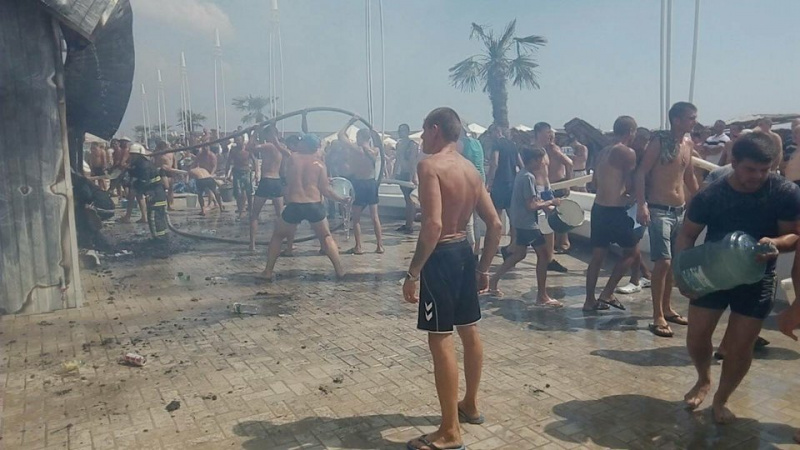 В курортной зоне Коблево в результате пожара пострадала женщина