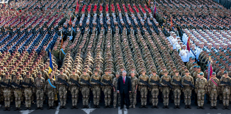 Порошенко принял участие в генеральной репетиции парада
