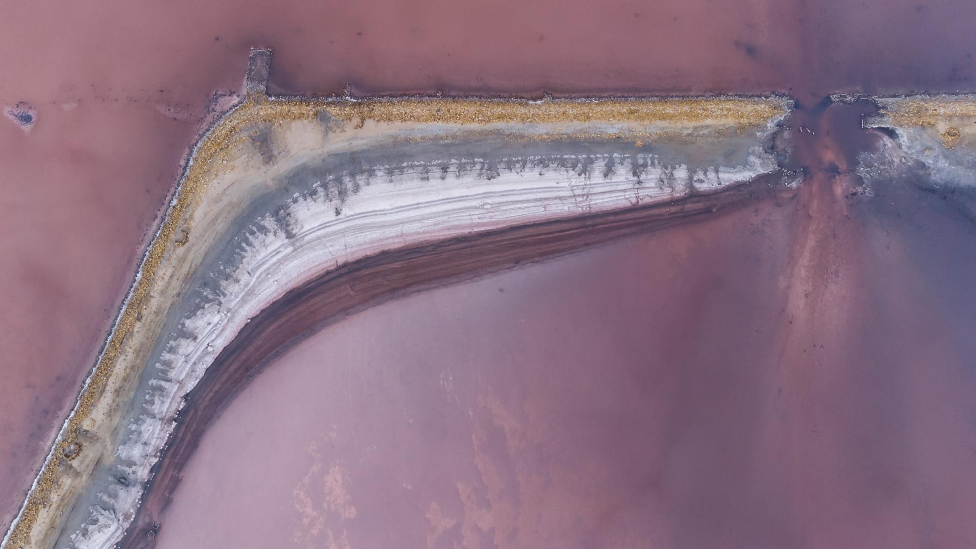 В Україні знайшли "марсіанські пейзажі": у ці фото складно повірити