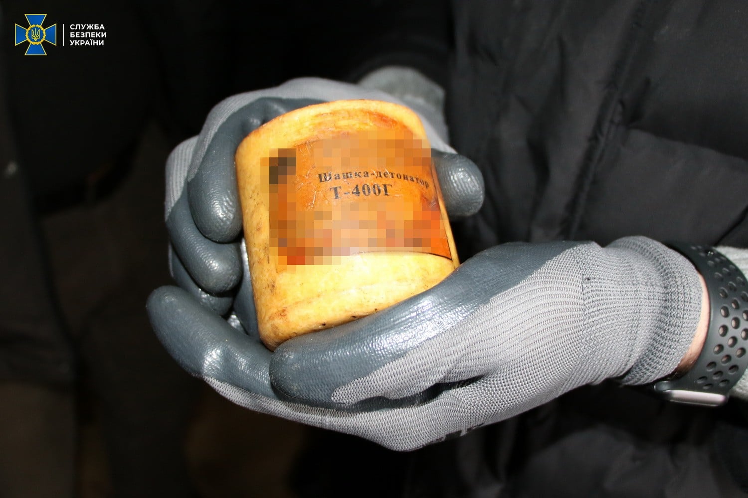 "Відсиджувались" в Україні: СБУ затримала бойовиків ІДІЛ із вибухівкою та боєприпасами