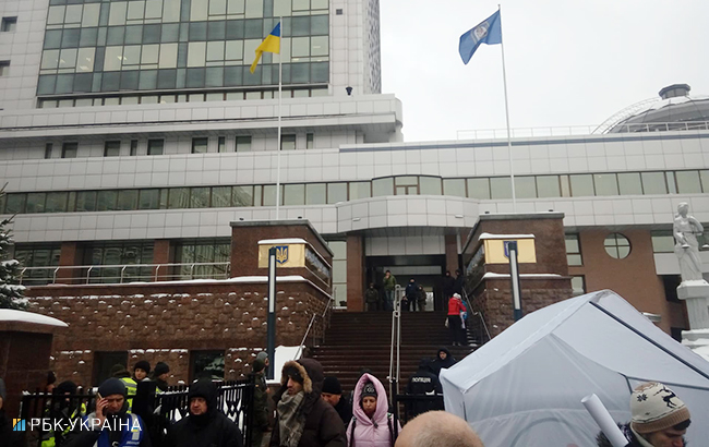 Суд над Саакашвілі: під будівлею близько 50 прихильників політика