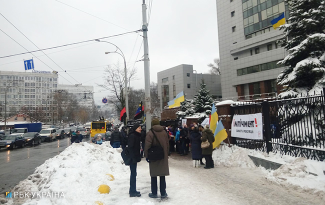 Суд над Саакашвілі: під будівлею близько 50 прихильників політика