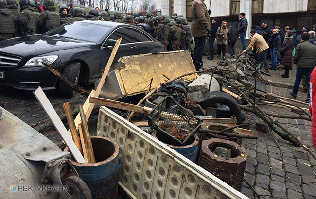 Затримання Саакашвілі: активісти будують барикаду