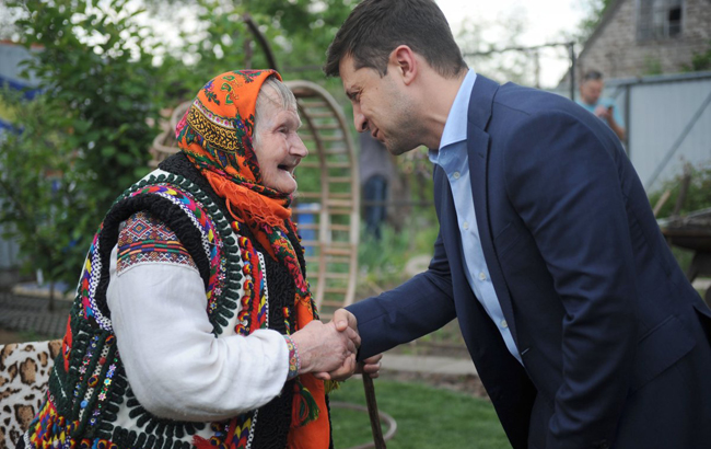 Зеленский в День памяти и примирения растрогал сеть (фото)