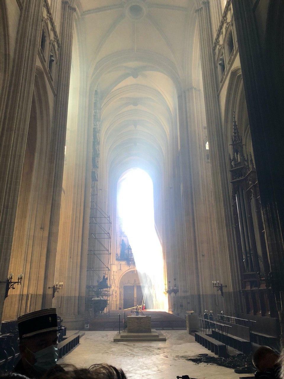 Как выглядит Нантский собор после пожара: появились фото изнутри
