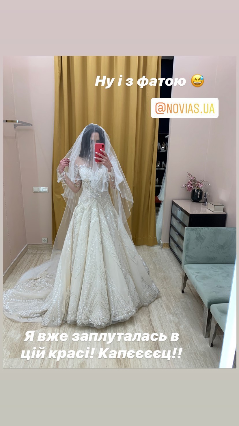 Не можу вибрати: племінниця Софії Ротару покрасувалася у весільних вбраннях