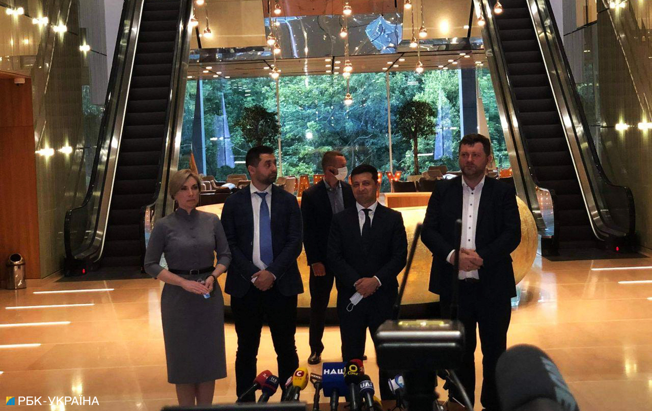 Брифинг "Слуги народа" Брифинг "Слуги народа"