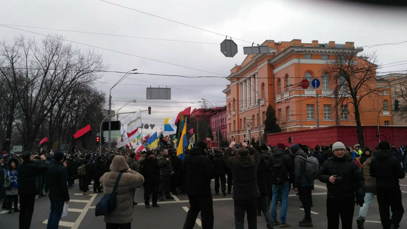 Марш в Киеве: около 5 тыс. активистов собрались на Европейской площади