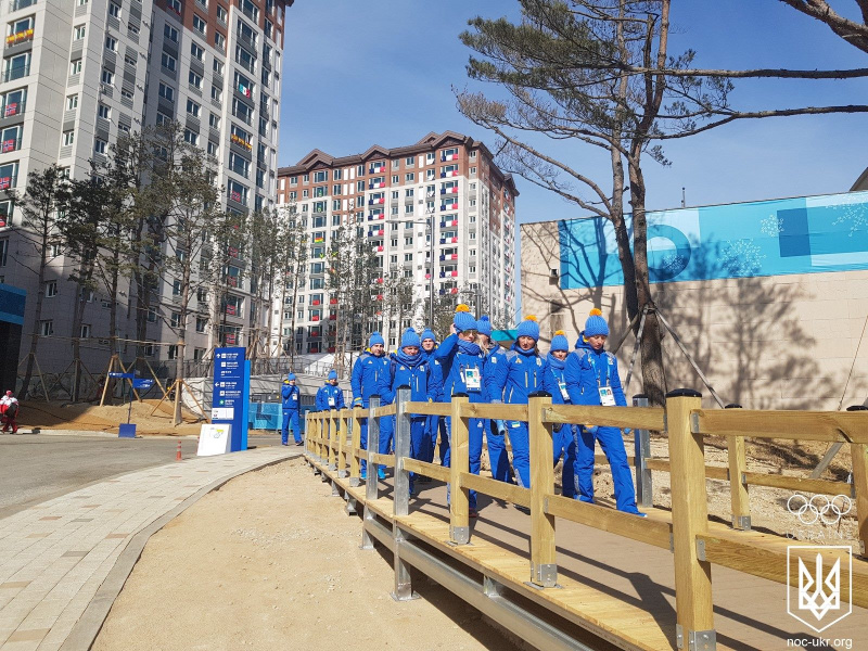 В Олимпийской деревне Пхенчхана подняли флаг Украины