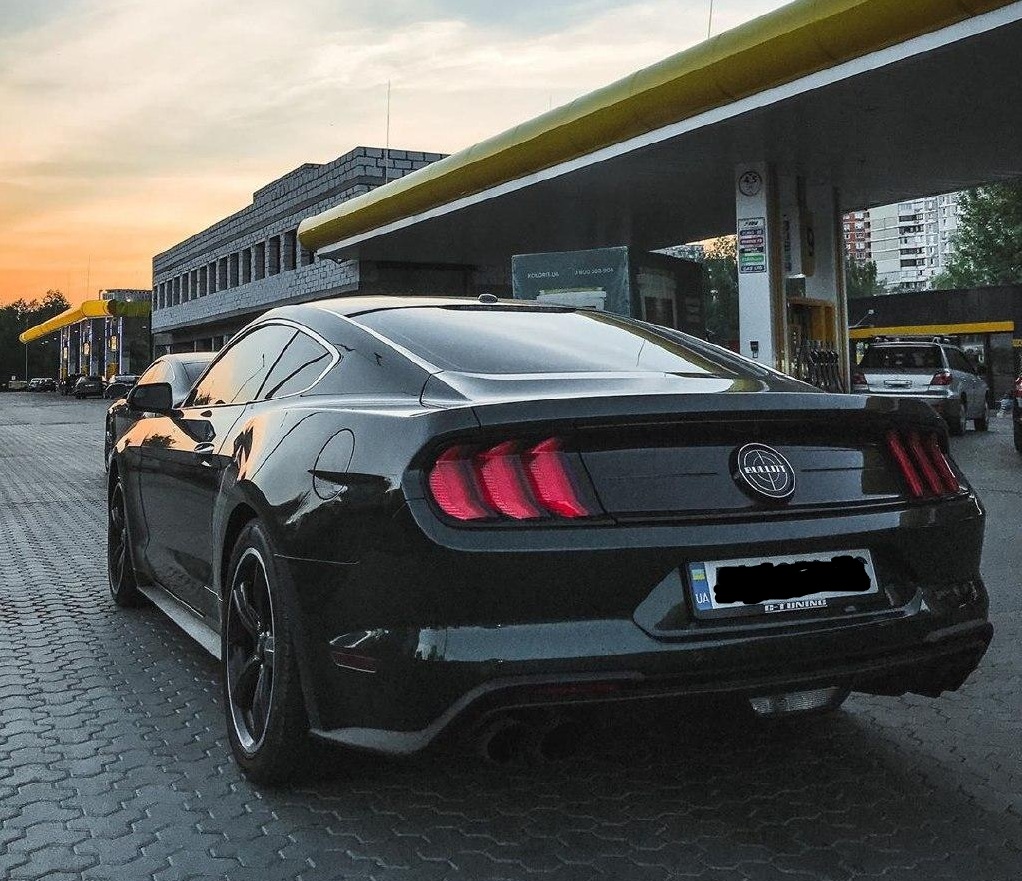 У Києві помітили ексклюзивне авто, випущене в пам'ять про знаменитий фільм: фото