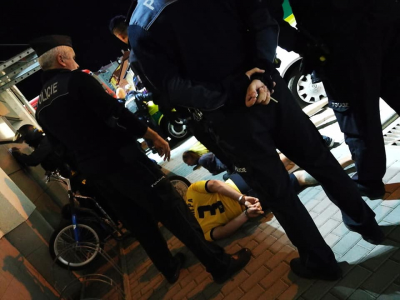 В Чехии после футбольного матча задержали 8 украинцев