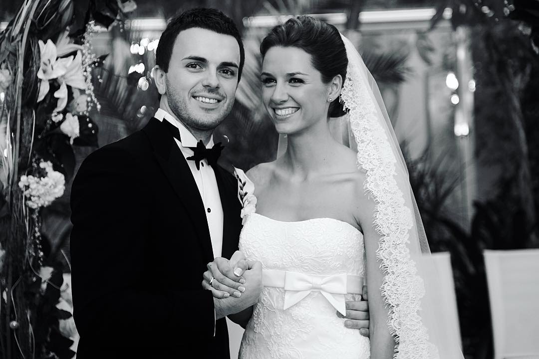 Ведучий "Холостяка" стане багатодітним татом: фото щасливої родини