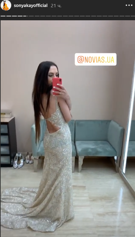 Не можу вибрати: племінниця Софії Ротару покрасувалася у весільних вбраннях