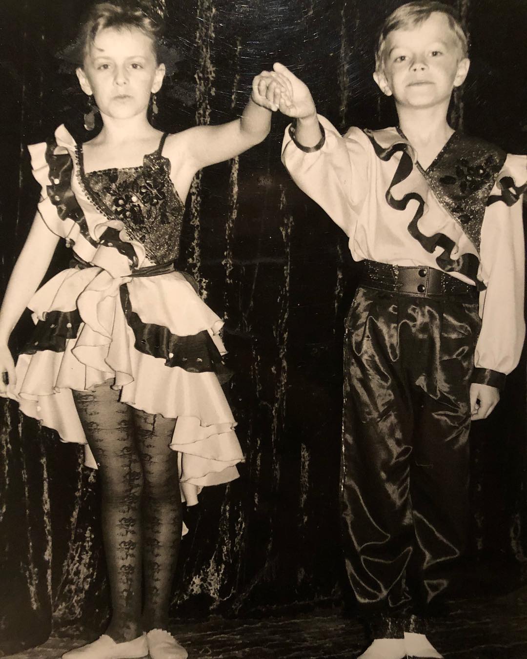 Влад Яма показал архивный снимок с "двойником" Потапа