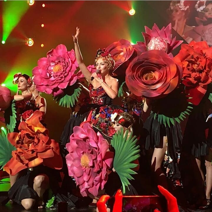 "Головна королева України": у мережі захоплюються грандіозним шоу Олі Полякової у Палаці спорту