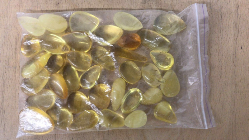 Прикордонники затримали поляка, який вивозив із України 13 кг бурштину