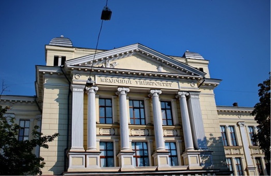 Де навчатися на лікаря у 2021 році: ТОП-5 медуніверситетів України