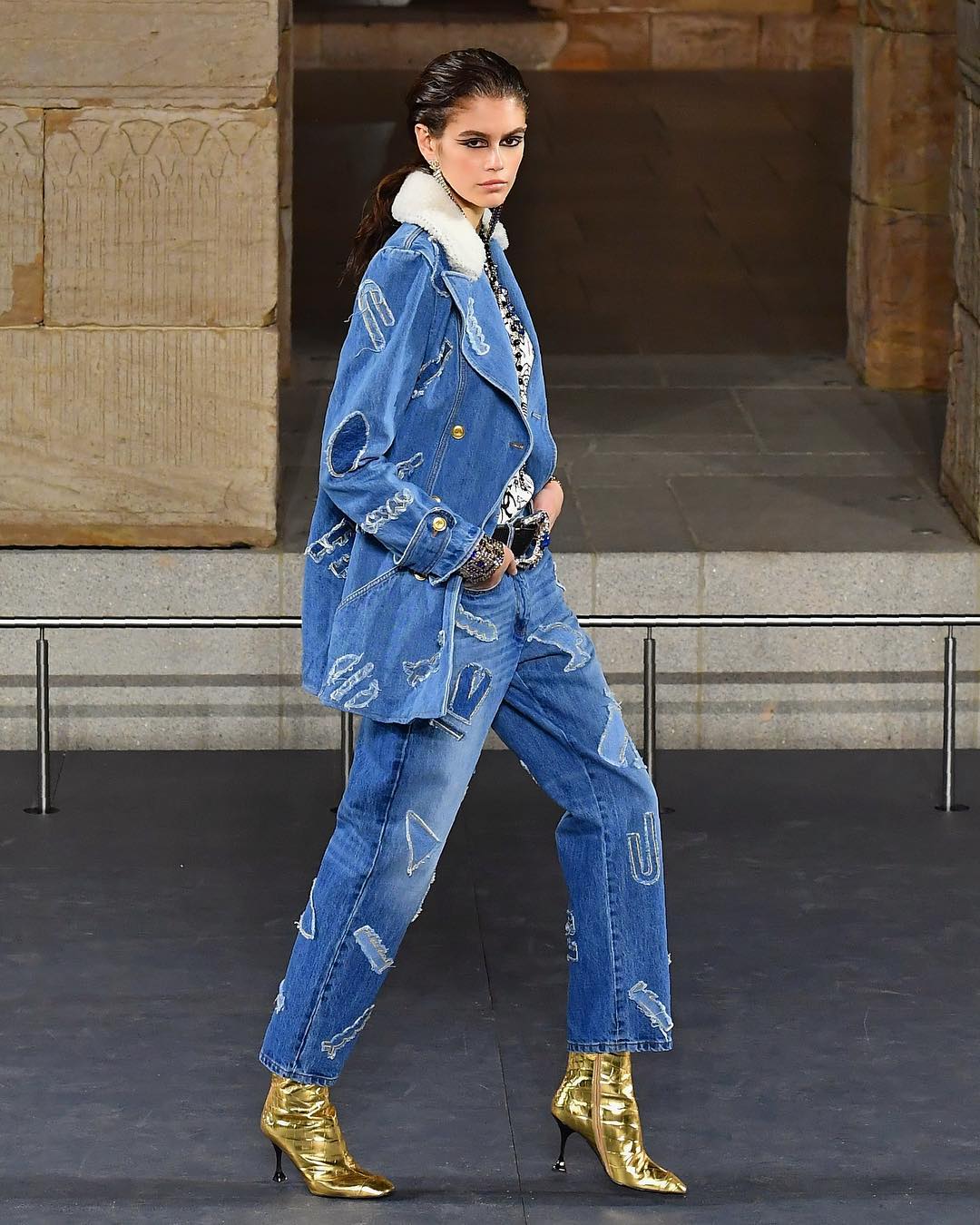 Самые яркие выходы на подиум дочери Синди Кроуфорд