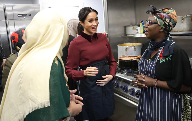 Беременная Меган Маркл приготовила обед для бездомных