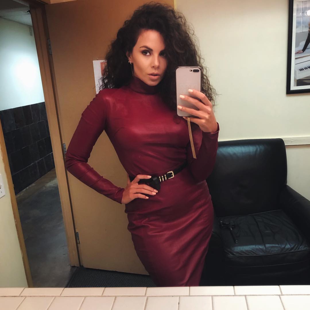 "Хватит меня хвалить!" Каменских смутила Потапа своими откровениями