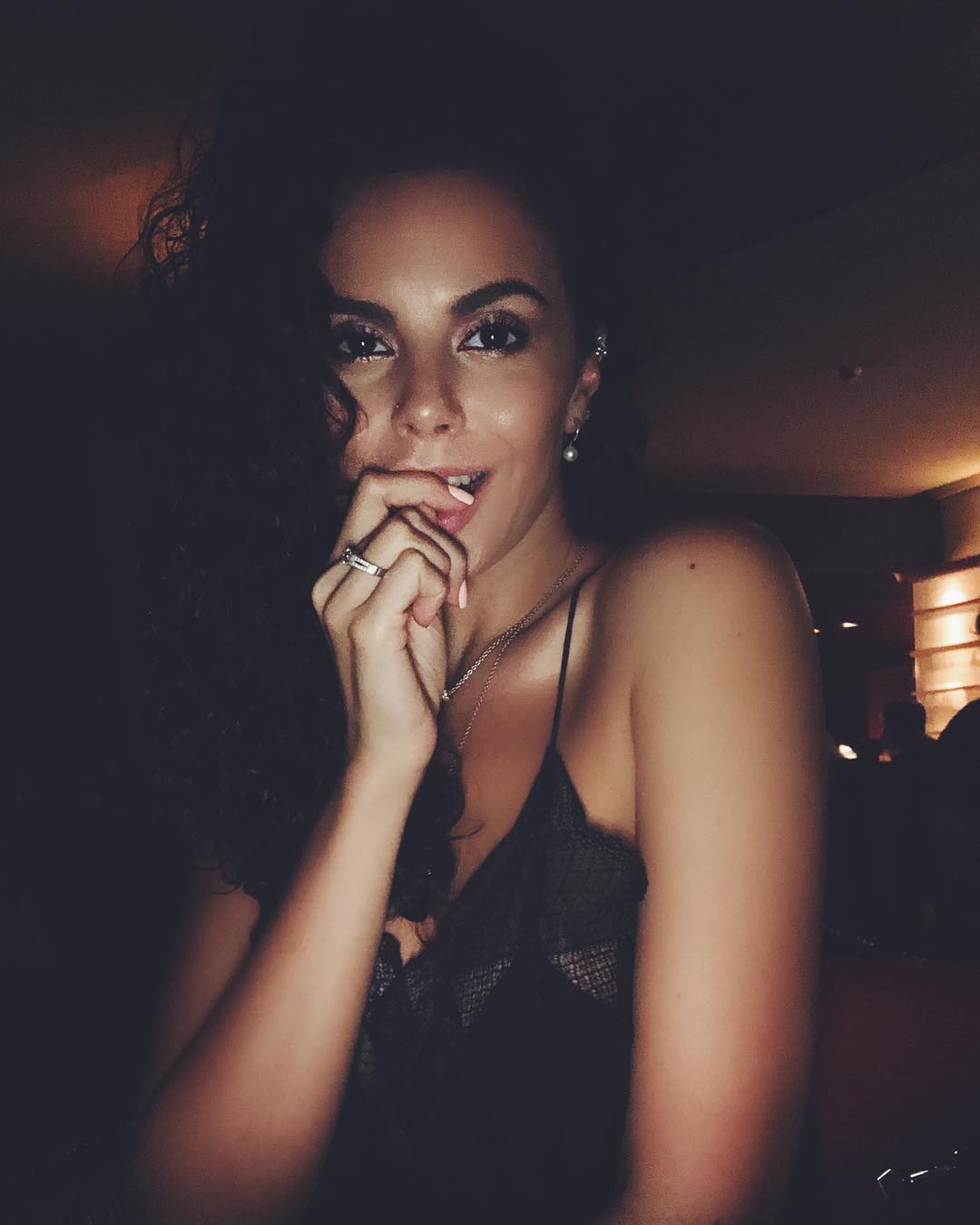 "Вы помолвлены?" На фото Насти Каменских фаны заметили интересную деталь