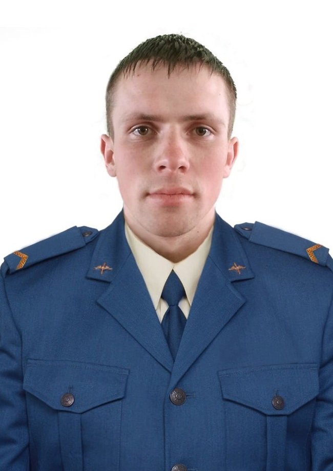 Загиблі у вересні герої: історії на фото українських захисників