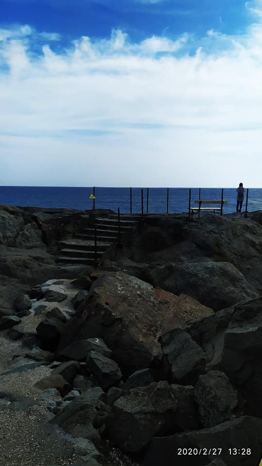 Пляжі порожні, а ціни злетіли: з'явилися фото проваленого "сезону" в Криму