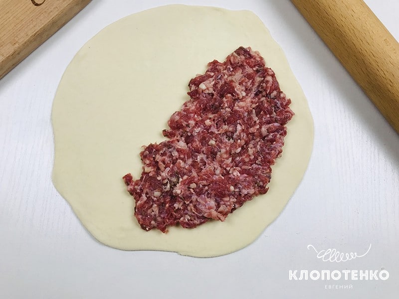 Клопотенко поделился секретом приготовления сочных чебуреков без фритюра